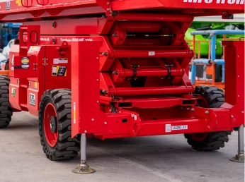 Auto levelling outriggers